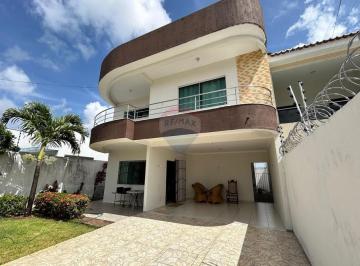 Casa · 198m² · 4 Quartos · 4 Vagas · Casa dos Sonhos: 4 Quartos em Parnamirim, RN!