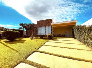 Casa de 3 quartos, Pardinho · Casa Moderna com 3 Suítes, Piscina e Área Gourmet e Ar Condicionado - Ninho Verde 2 - Pardinho