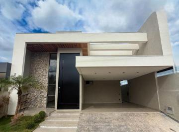 Casa de 3 quartos, Brasília · Linda casa na Anirqueiras com 3 suites amplas com ótima localização