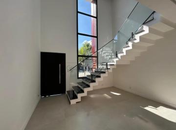 Casa · 250m² · 3 Quartos · 2 Vagas · Oportunidade - Casa em Condomínio - Reserva Aruanã - Loteamento Floresta - 3 Suítes - 268m².