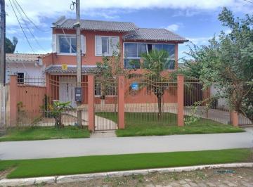 Casa · 342m² · 3 Quartos · 1 Vaga · Casa de 3 dormitórios, 1 suíte e  1 vaga de garagem coberta em Canoas.