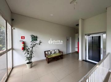 Comercial · 102m² · Sala comercial com 102 m² em avenida de movimento disponível para locação no bairro Granada em Uberl