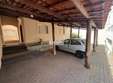 Casa · 480m² · 3 Quartos · 3 Vagas · Casa disponível para locação no bairro Patrimônio em Uberlândia MG