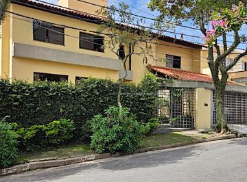 Casa · 267m² · 4 Quartos · 3 Vagas · Sobrado amplo a venda entre Vila Madalena e Alto de Pinheiros com quatro quartos