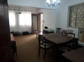 Casa · 180m² · 3 Quartos · 1 Vaga · Casa à venda na Vila Clementino com 3 quartos sendo 1 suíte.