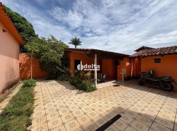 Comercial · 520m² · 5 Quartos · 4 Vagas · Casa Comercial disponível para locação no bairro Umuarama em Uberlândia-MG