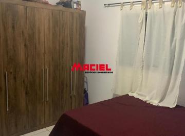 Casa · 68m² · 2 Quartos · 2 Vagas · Casa com 68 m² no Chacara Araujo 2 dormitorios sala cozinha area de serviço 2 vagas!!