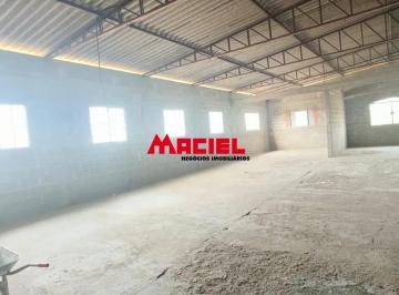 Comercial · 700m² · 5 Vagas · Excelente galpão para locação, com banheiros