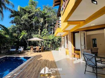 Casa · 240m² · 4 Quartos · 3 Vagas · Casa Moderna com 4 Suítes e Espaço Gourmet a 170 m da praia!