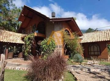 Rural · 2360m² · 2 Quartos · 1 Vaga · Lindo Sítio em Rodeio