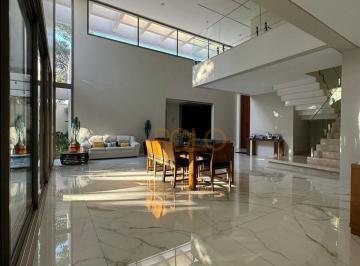 784bb0a621aefaddfba42f16819dd64038a6dee4 · Casa à venda no Condomínio Villa dos Ipês em Uberlândia