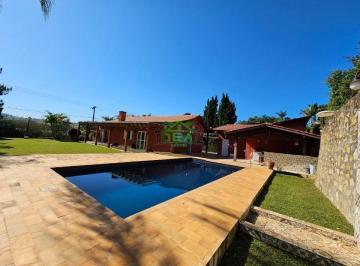 Casa Térrea para Venda no Condomínio Fechado Colinas, Ibiúna, Piscina e Espaço Gourmet · Casa Térrea para Venda no Condomínio Fechado Colinas, Ibiúna, Piscina e Espaço Gourmet