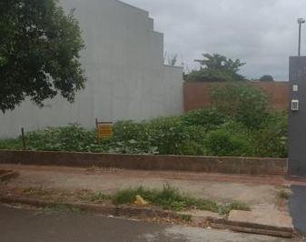 Terreno - Em rua Aragarça · Terreno - Em rua Aragarça