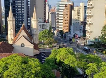 Apartamento de 3 quartos, Curitiba · Excelente apartamento: localização nobre, amplo, ensolarado, iluminação e 2 vgs garagens