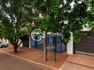 Foto 19 · Espaçosa Casa Comercial à Venda em Campo Grande-MS, Bairro Ipiranga - 6 quartos, 3 salas, 320m² de Á