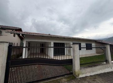 Casa · 180m² · 3 Quartos · 1 Vaga · Casa RODEIO - SC