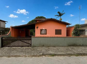 Casa · 90m² · 4 Quartos · 2 Vagas · Casa com 4 Quartos (1 Suíte) e Amplo Espaço de Terreno