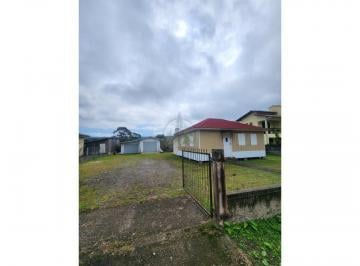 Casa · 2 Vagas · Casa à Venda em Cambará com amplo terreno