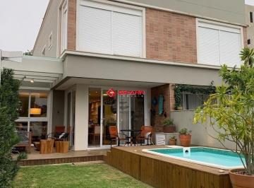Casa · 139m² · 3 Quartos · 2 Vagas · Sobrado em , Bombinhas/SC de 139m² 3 quartos à venda por R$ 1.950.000,00