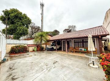 Casa · 200m² · 4 Quartos · 5 Vagas · Casa em Piratininga, Niterói/RJ de 200m² 4 quartos para locação R$ 8.000,00/mes
