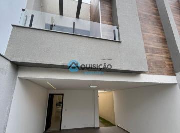 Casa · 3 Quartos · 2 Vagas · Casa com Churrasqueira, 3 Quartos sendo um Suíte