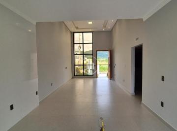 Casa · 125m² · 3 Quartos · 2 Vagas · Casa 3 Quartos com 1 Suíte e 125m² - Forquilhas