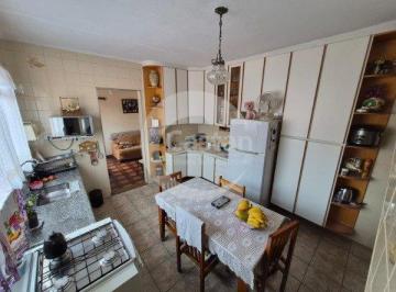 Casa · 180m² · 2 Quartos · 2 Vagas · Sobrado em Vila Ema