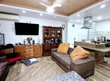 Casa · 380m² · 6 Quartos · 4 Vagas · Sobrado com 3 Casas no Terreno à Venda no Tremembé 380m²