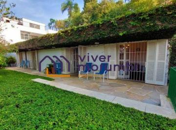Casa · 239m² · 2 Quartos · 2 Vagas · Casa Residencial no Real Parque em ótima rua privativa!