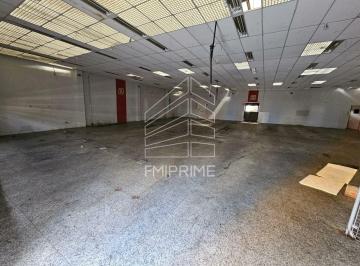 Comercial · 560m² · 8 Vagas · Galpão com 560 metros vão livre - Lapa Rua com movimento.