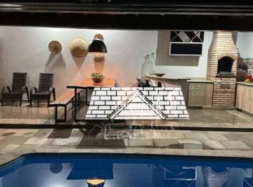 Casa de 5 quartos, Saltinho · Casa com 300m² em Saltinho