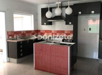 Casa · 140m² · 3 Quartos · 2 Vagas · Casa para Aluguel no Campestre, Santo André – 3 Quartos (1 suíte) + 2 Vagas, 140m²
