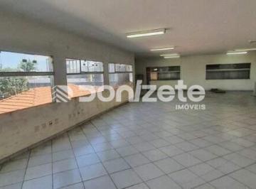 Comercial · 300m² · 4 Vagas · Prédio Comercial para Alugar em Bangu, Santo André – 386 m², 4 Vagas