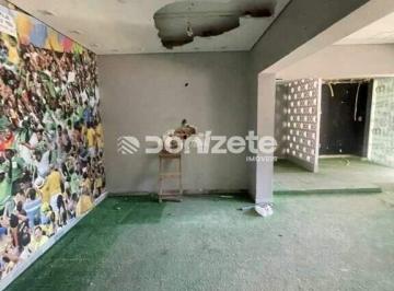 Casa · 180m² · 5 Quartos · 2 Vagas · Casa ampla para aluguel no Jardim, Santo André - 5 quartos, 2 vagas