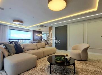 Apartamento · 260m² · 4 Quartos · 4 Vagas · Apartamento de Luxo à venda com 4 suítes e 4 vagas de garagem no Centro.