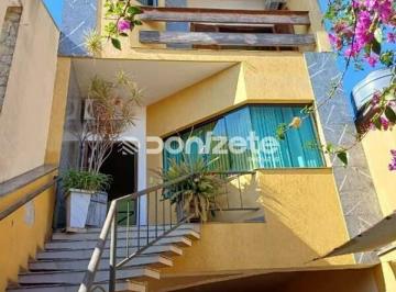 Casa · 300m² · 3 Quartos · 6 Vagas · Sobrado à Venda em Parque das Nações, Santo André – 3 suítes, 2 salas, 167,50 m²