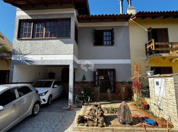 Casa · 178m² · 3 Quartos · 2 Vagas · Ampla Casa com 4 Dormitórios e Salão de Festas com Churrasqueira em Ipanema