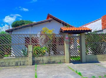 Casa · 108m² · 2 Quartos · Casa de Esquina Próxima ao Centro – Caraguatatuba/SP