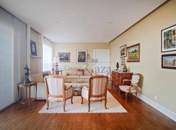 Apartamento · 368m² · 3 Quartos · 5 Vagas · Apartamento - Panamby - 3 Suítes - 368m².