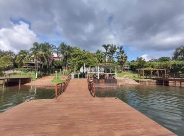 Rural · 2100m² · 8 Quartos · Rancho em condomínio Mirando 5 disponível para venda em Uberlândia-MG