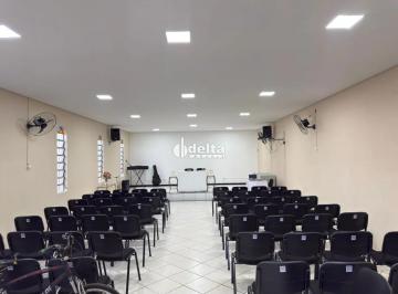 Comercial · 300m² · 3 Quartos · 4 Vagas · Casa comercial disponível para venda no bairro Jardim Canaã em Uberlândia MG