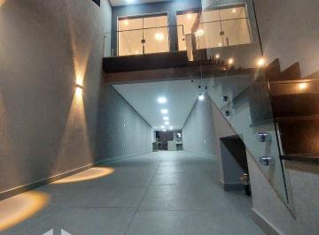 Casa · 210m² · 3 Quartos · 5 Vagas · Vende Maravilhoso Sobrado na Rua do Shopping Penha