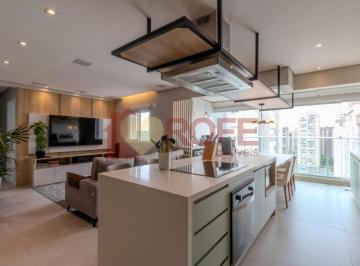 Apartamento · 81m² · 2 Quartos · 2 Vagas · APARTAMENTO REFORMADO | 81m² | 2 VAGAS | 1 SUÍTE | VARANDA INTEGRADA | PROJETO DE ARQUITETO
