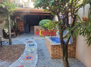 Casa · 250m² · 3 Quartos · 4 Vagas · Casa Espaçosa com 3 Suítes e Área Gourmet Completa
