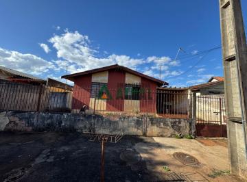 16647615230.jpg · CASA COM TRÊS QUARTOS NA REGIÃO LESTE                                                               