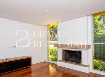 Casa · 180m² · 3 Quartos · 2 Vagas · Casa à Venda 180m² 3 Quartos 2 Vagas a 2 Quadras do Parque Ibirapuera Reformada com Lareira