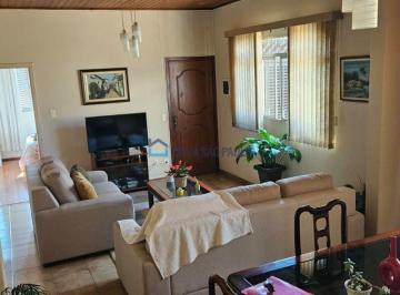 Casa · 180m² · 4 Quartos · 3 Vagas · Vendo casa no Sacomã, 4 quartos, 2 banheiros, garagem pra 4 veículos, churrasqueira e edícula.