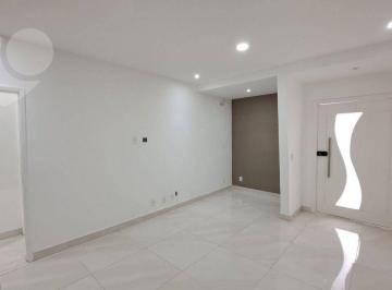 2d6dfe3113350e082702a6d7733ffca3921d8515 · Casa de 300m2 em centro de terreno com 3 quartos, reformada, e com muito espaço externo.