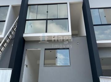 Casa · 64m² · 2 Quartos · 1 Vaga · Sobrado à venda em Águas Claras/SC