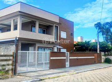 e8ace085 · Casa, 6 dormitórios, 257 m², em Ingleses do Rio Vermelho